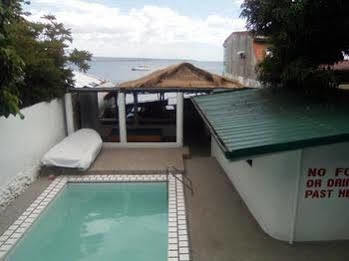 Gumleaves Hotel And Restaurant Olongapo Buitenkant foto