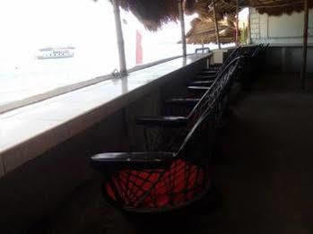 Gumleaves Hotel And Restaurant Olongapo Buitenkant foto