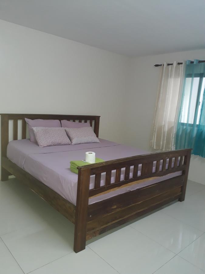 Gumleaves Hotel And Restaurant Olongapo Buitenkant foto